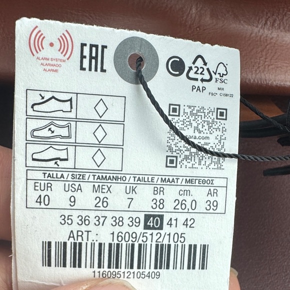 Zara Women's Tan Sandals with Gold Accents - Picture 9 of 9